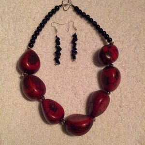 Necklace/earnings set
